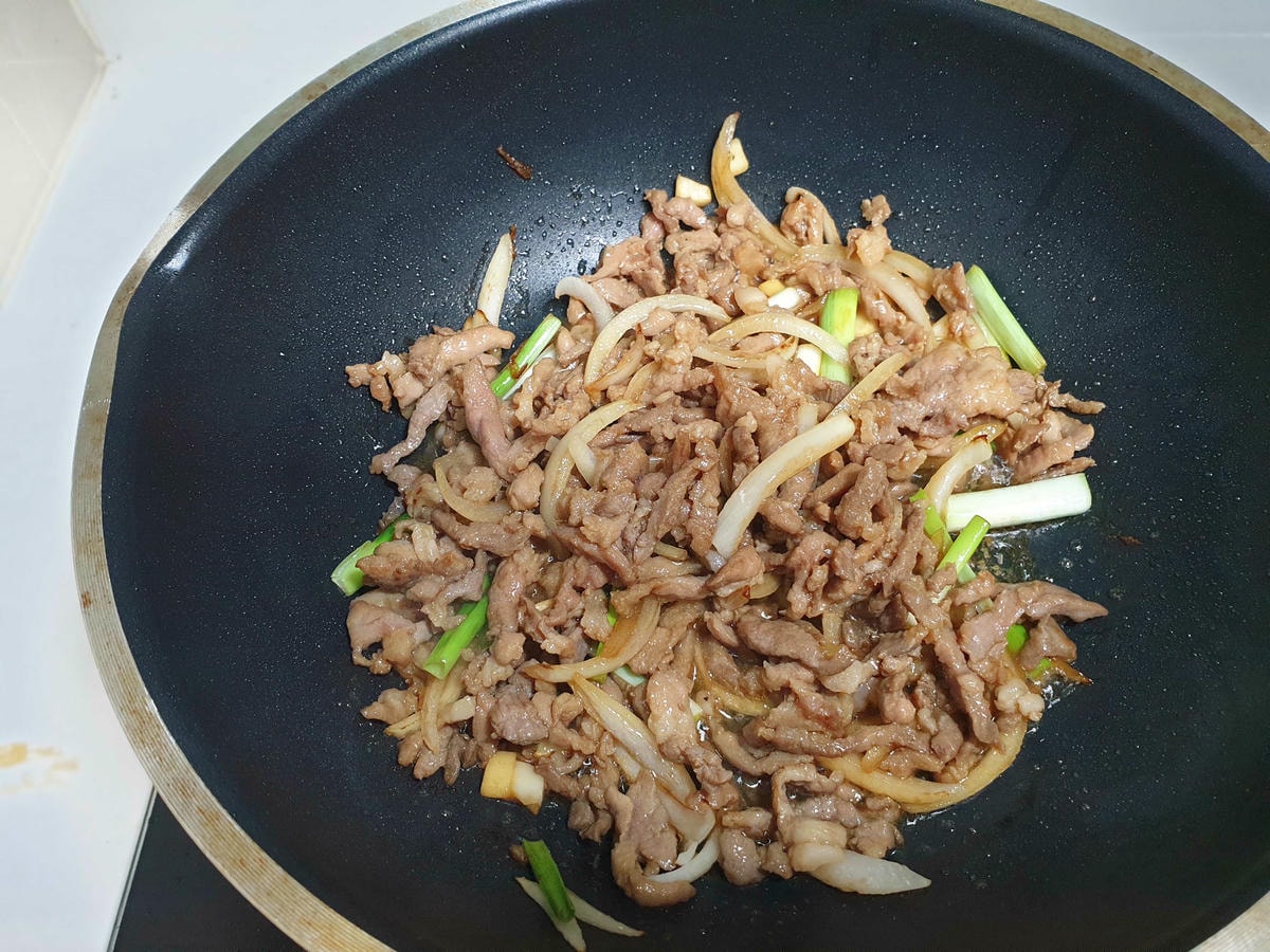 蔥爆肉絲 快速上菜 超簡單的下飯料理食譜 - 第5張圖