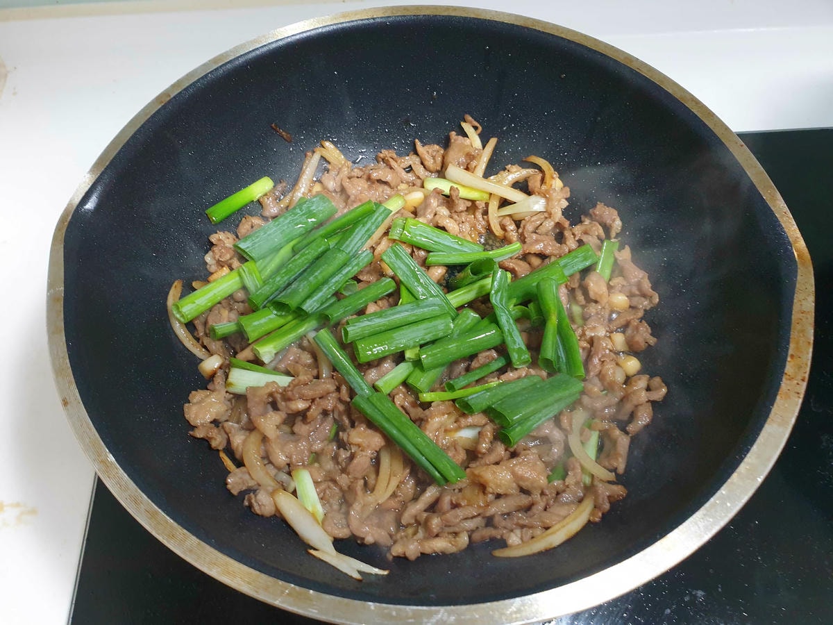蔥爆肉絲 快速上菜 超簡單的下飯料理食譜 - 第6張圖